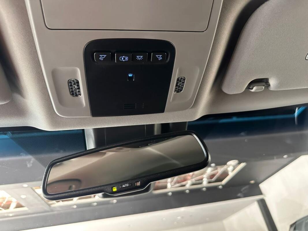 Toyota Camry (2020)
