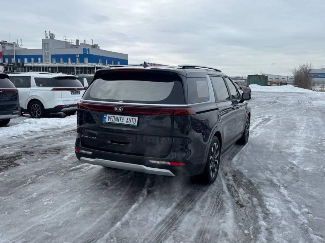 Kia Carnival (2021)