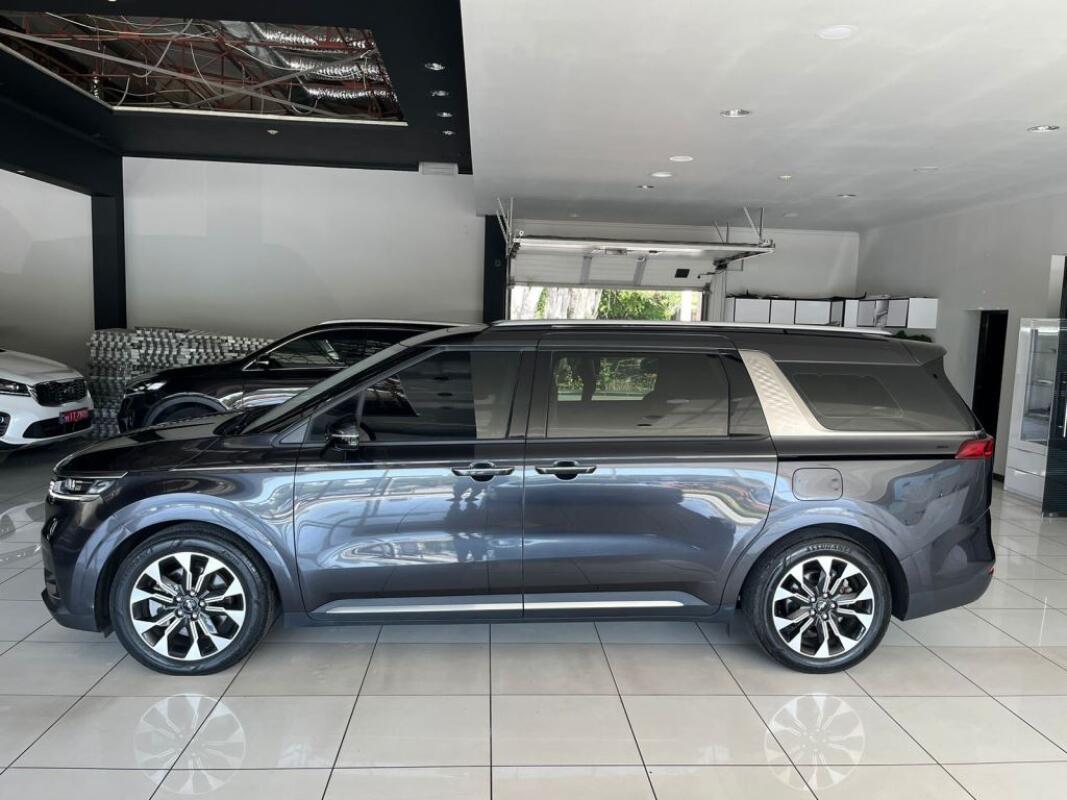 Kia Carnival (2023)