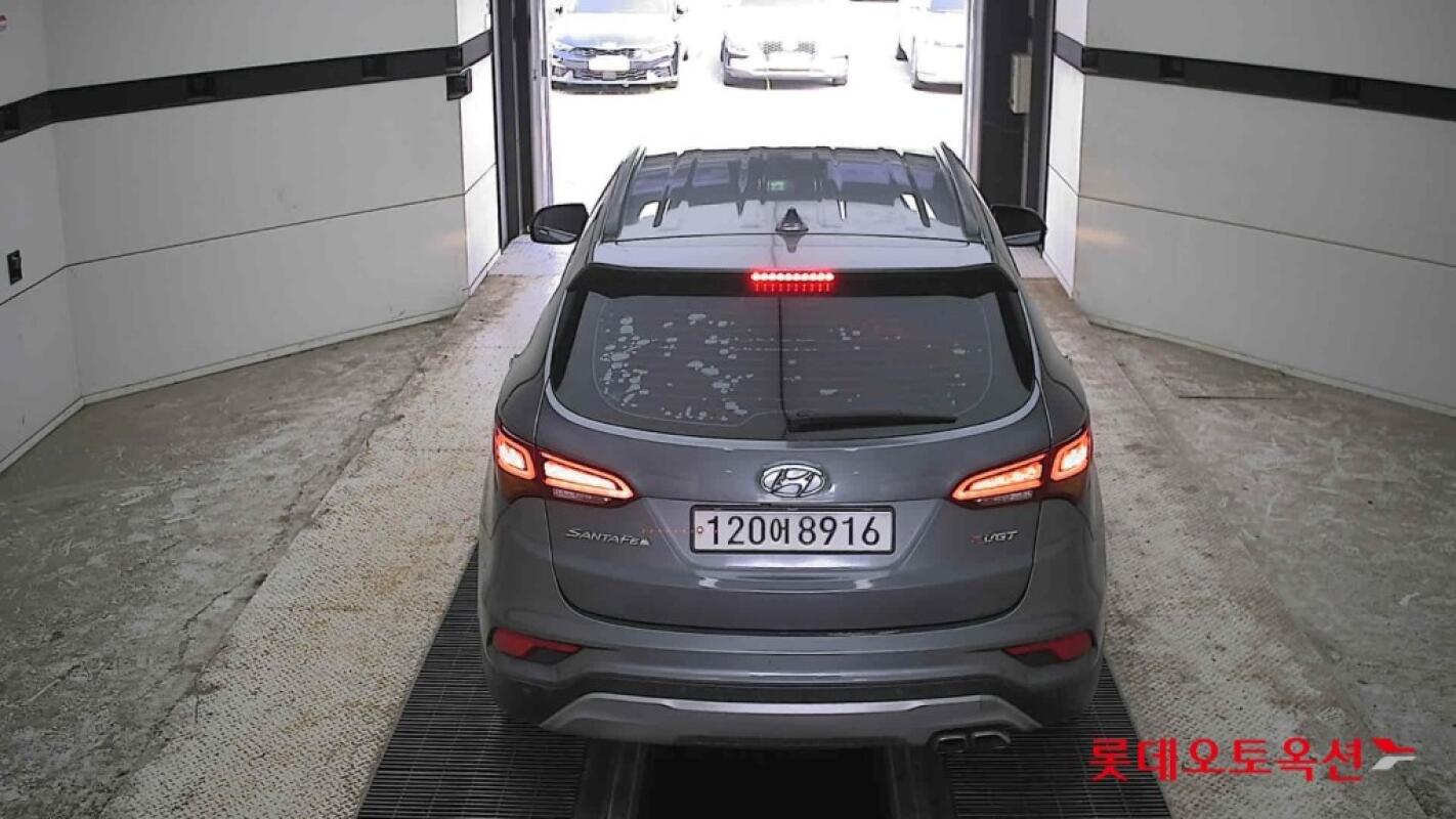 Hyundai SantaFe (2016)
