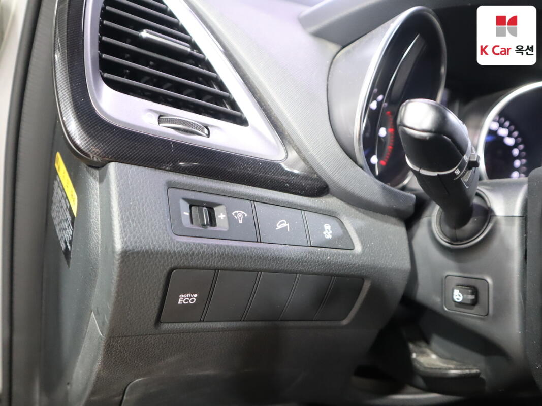 Hyundai SantaFe (2014) Hyundai SantaFe (2014)
