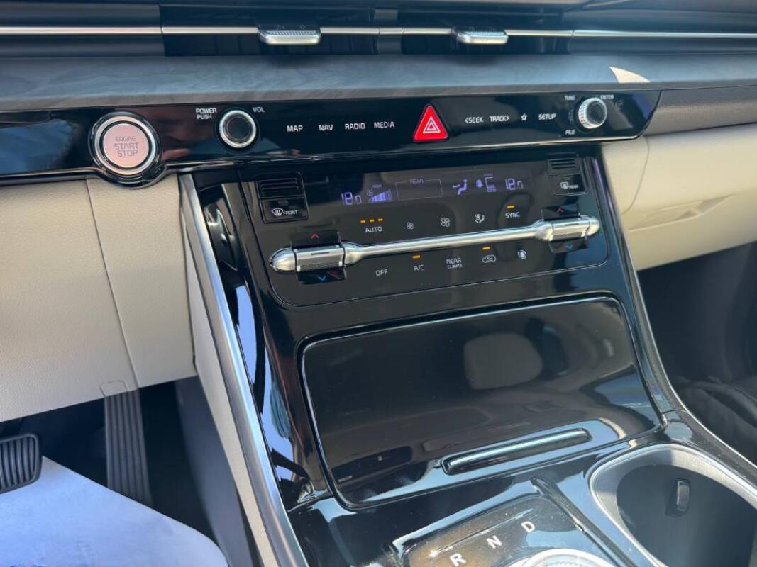 Kia Carnival (2023)