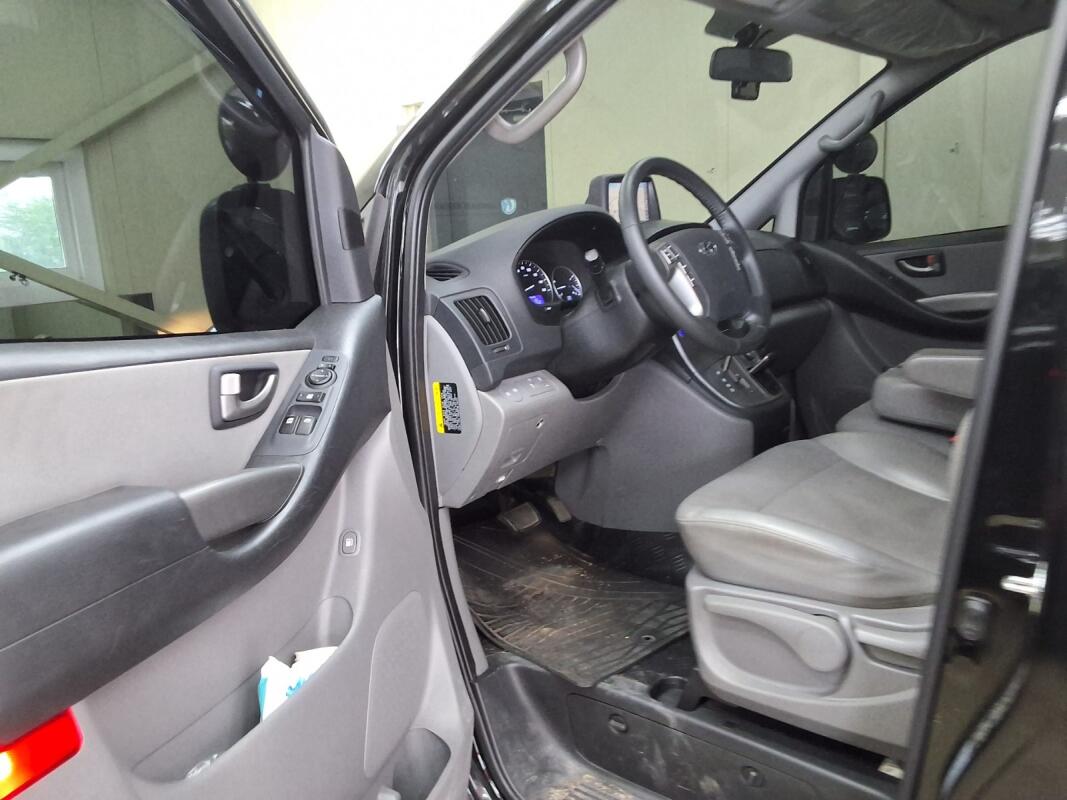 Hyundai Grand Starex (2019)