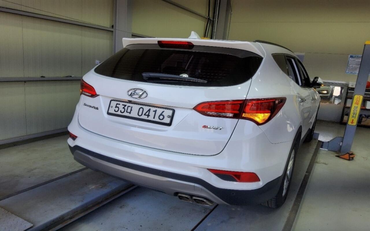 Hyundai SantaFe (2016)