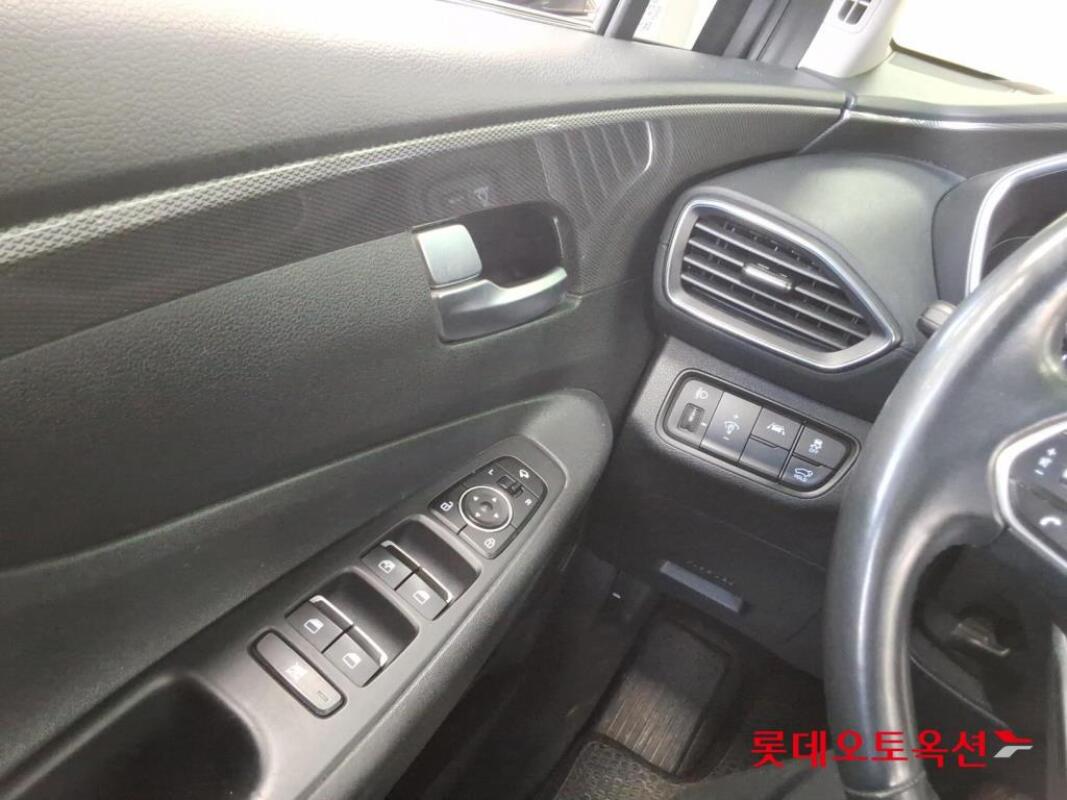 Hyundai SantaFe (2019)