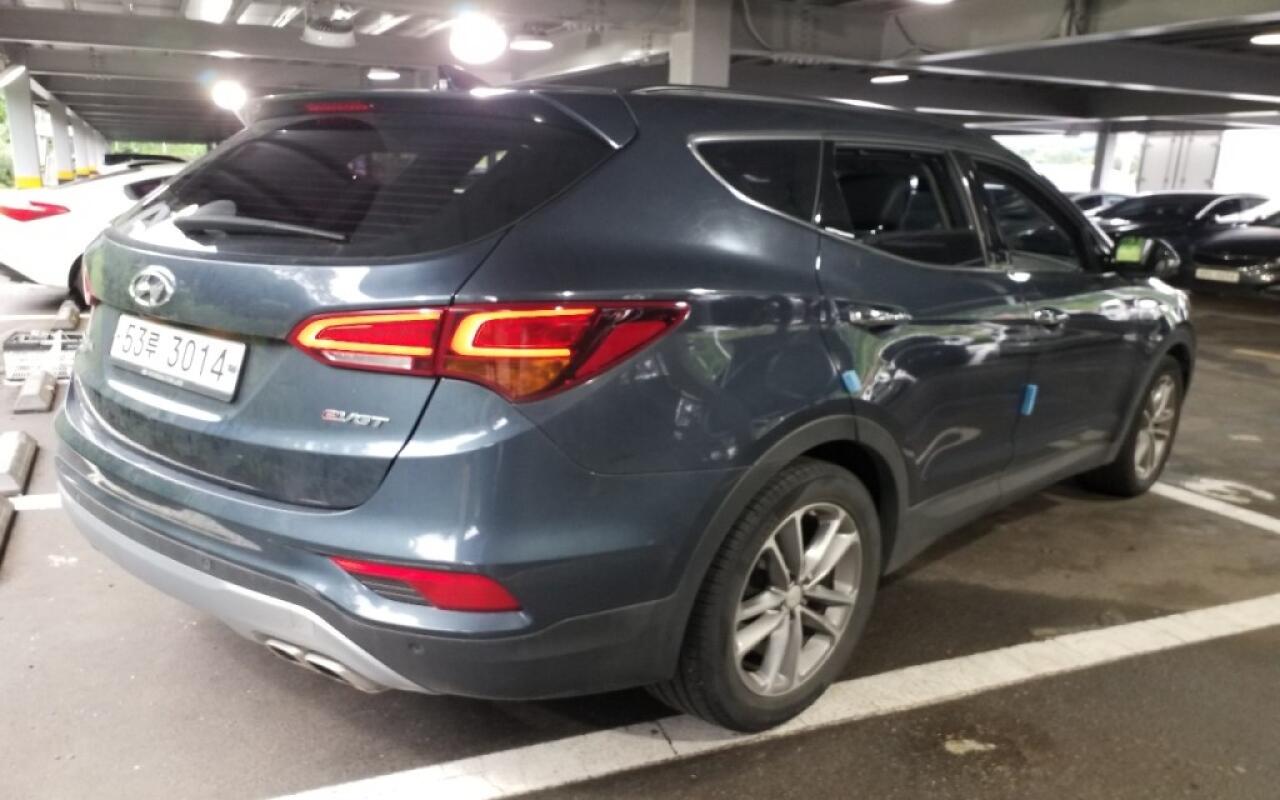 Hyundai SantaFe (2016)