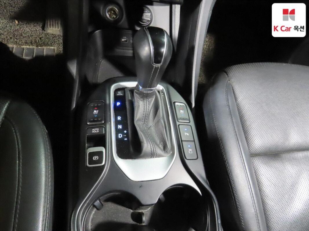 Hyundai SantaFe (2016)