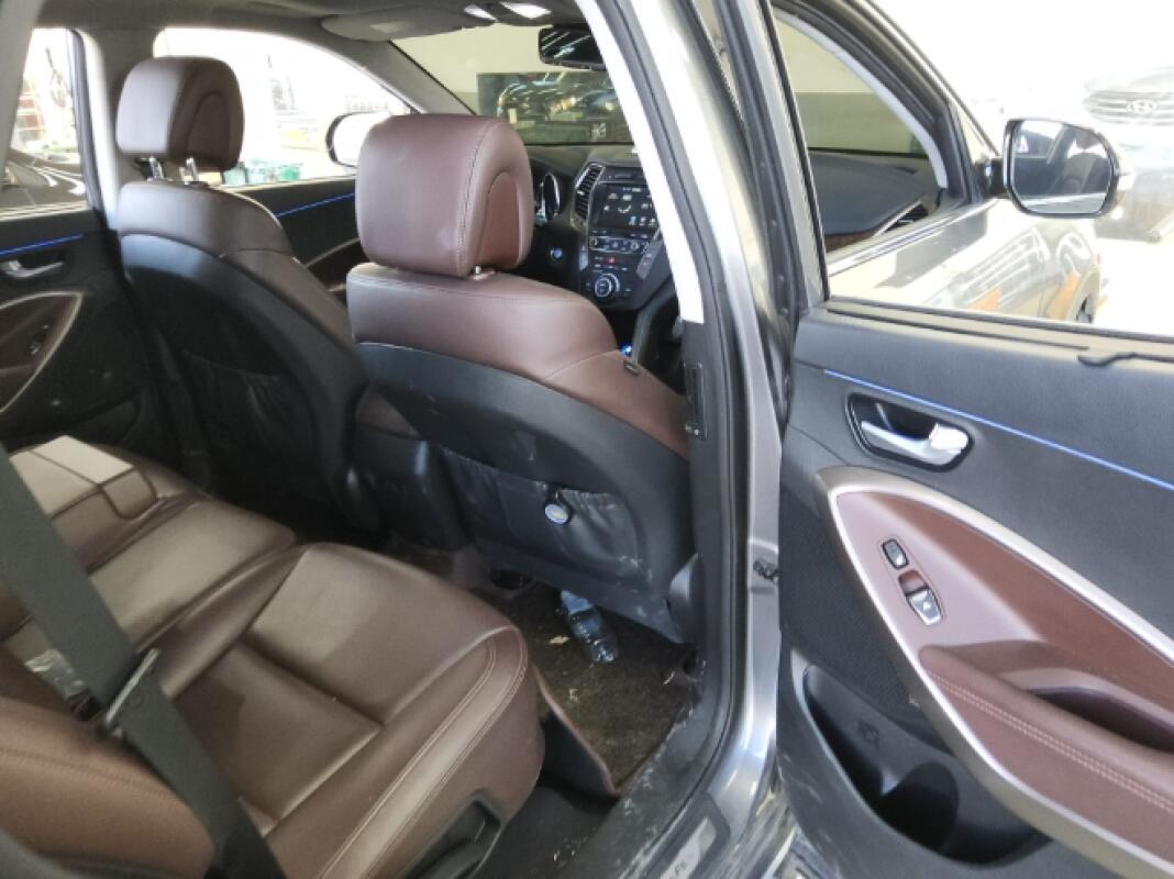 Hyundai SantaFe (2016)