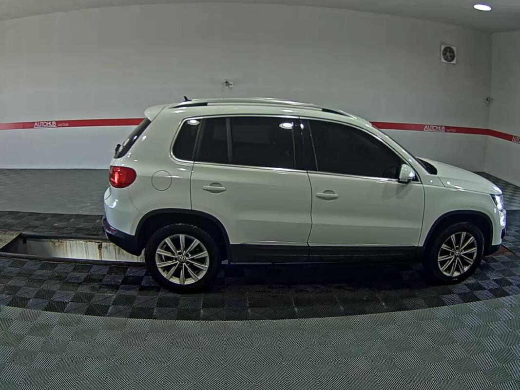 Volkswagen Tiguan (2014)