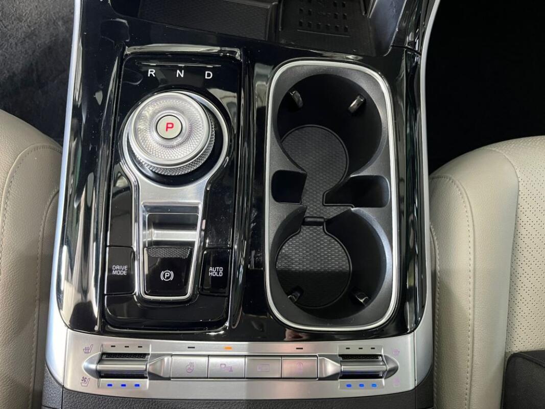 Kia Carnival (2023)