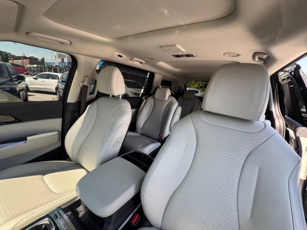 Kia Carnival (2023)