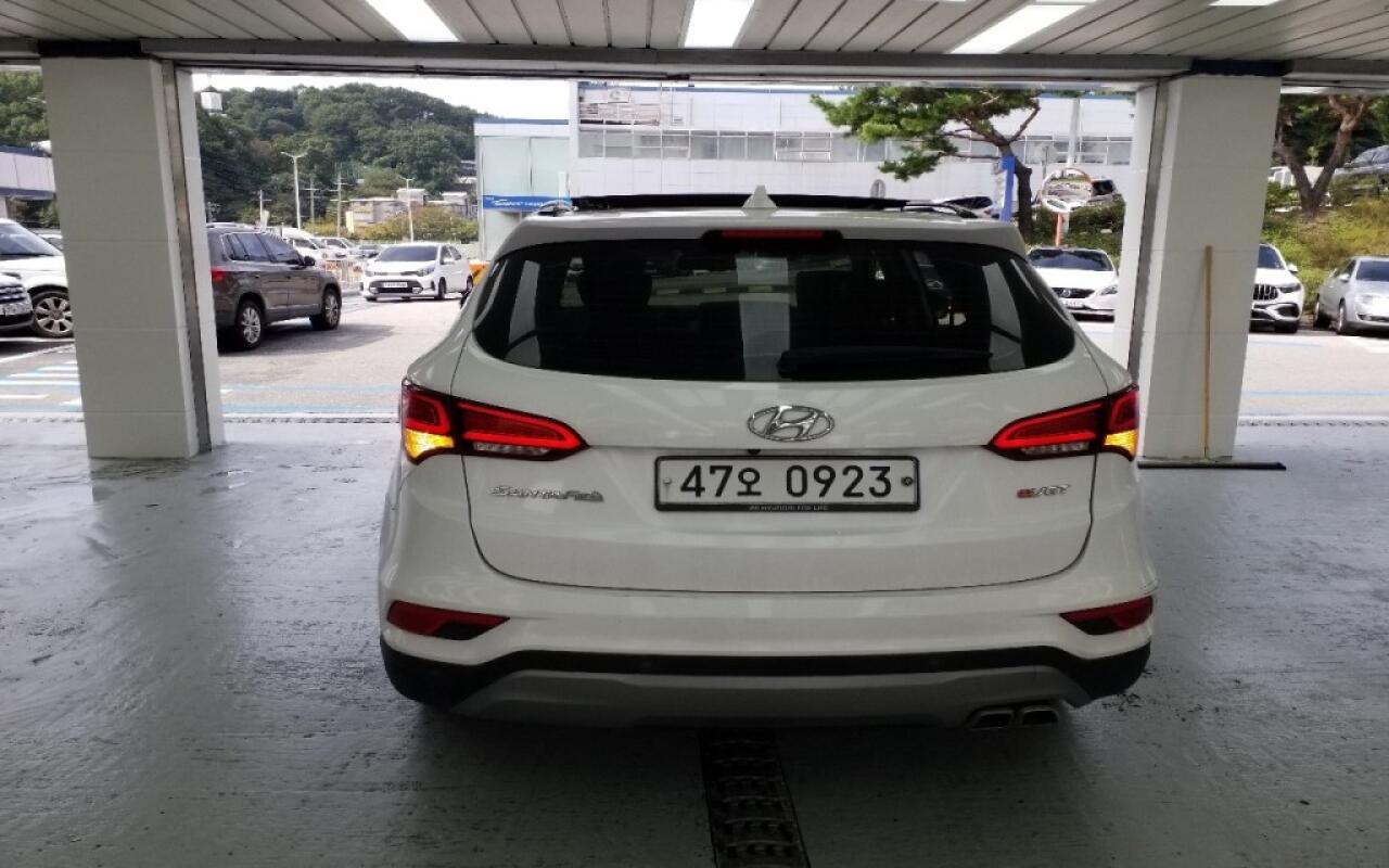 Hyundai SantaFe (2016)