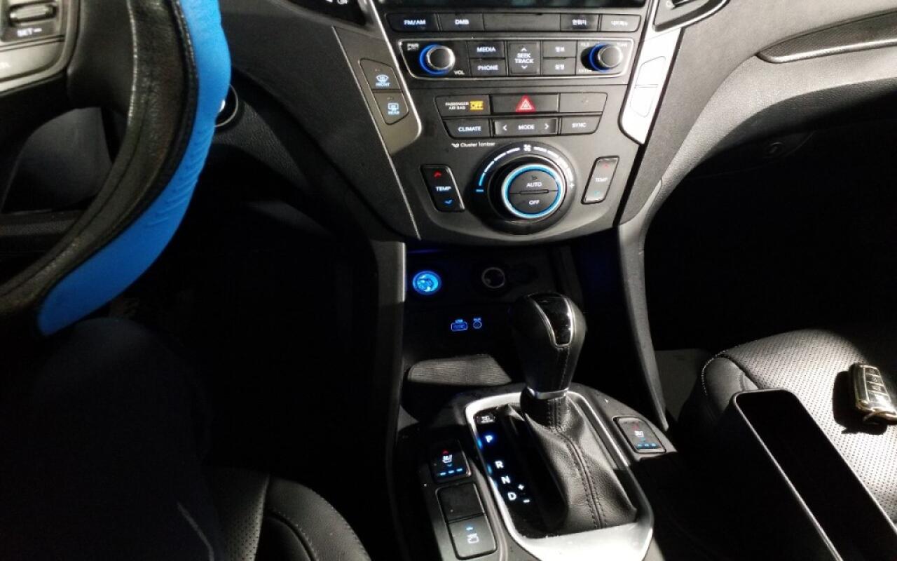 Hyundai SantaFe (2016)