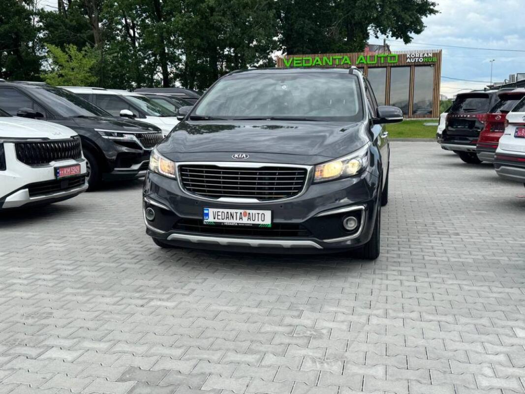 Kia Carnival (2016)