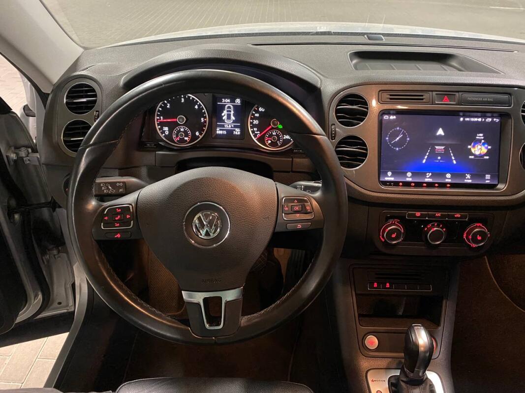 Volkswagen Tiguan (2015)