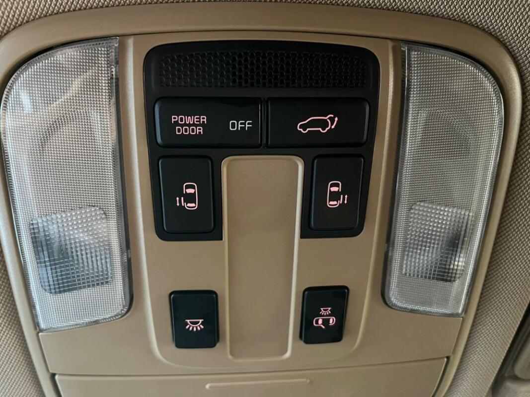 Kia Carnival (2017)