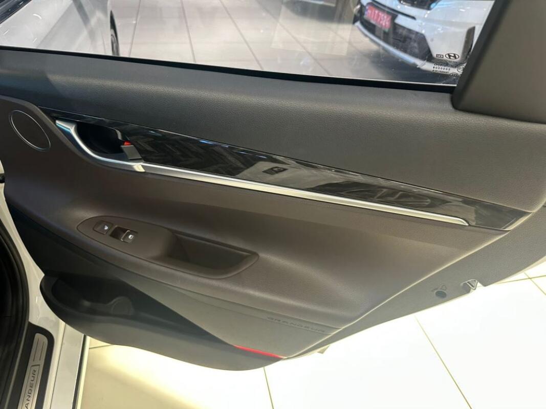 Hyundai Grandeur (2017)
