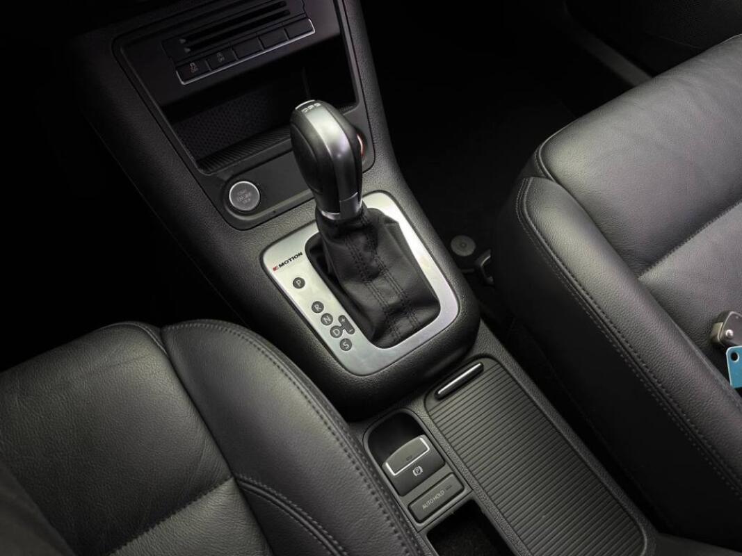 Volkswagen Tiguan (2015)