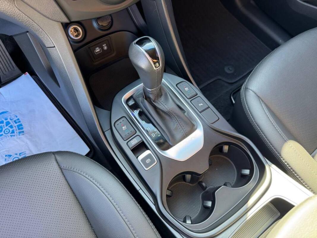 Hyundai SantaFe (2017) Hyundai SantaFe (2017)