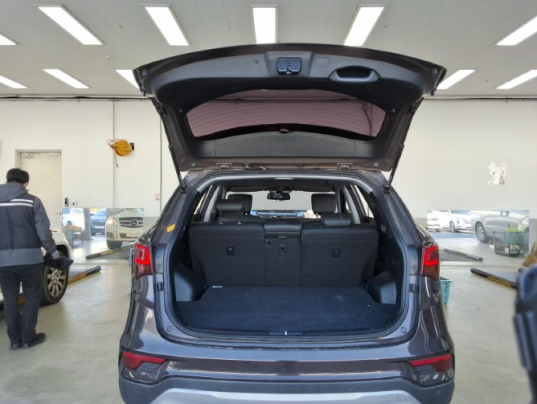 Hyundai SantaFe (2015)