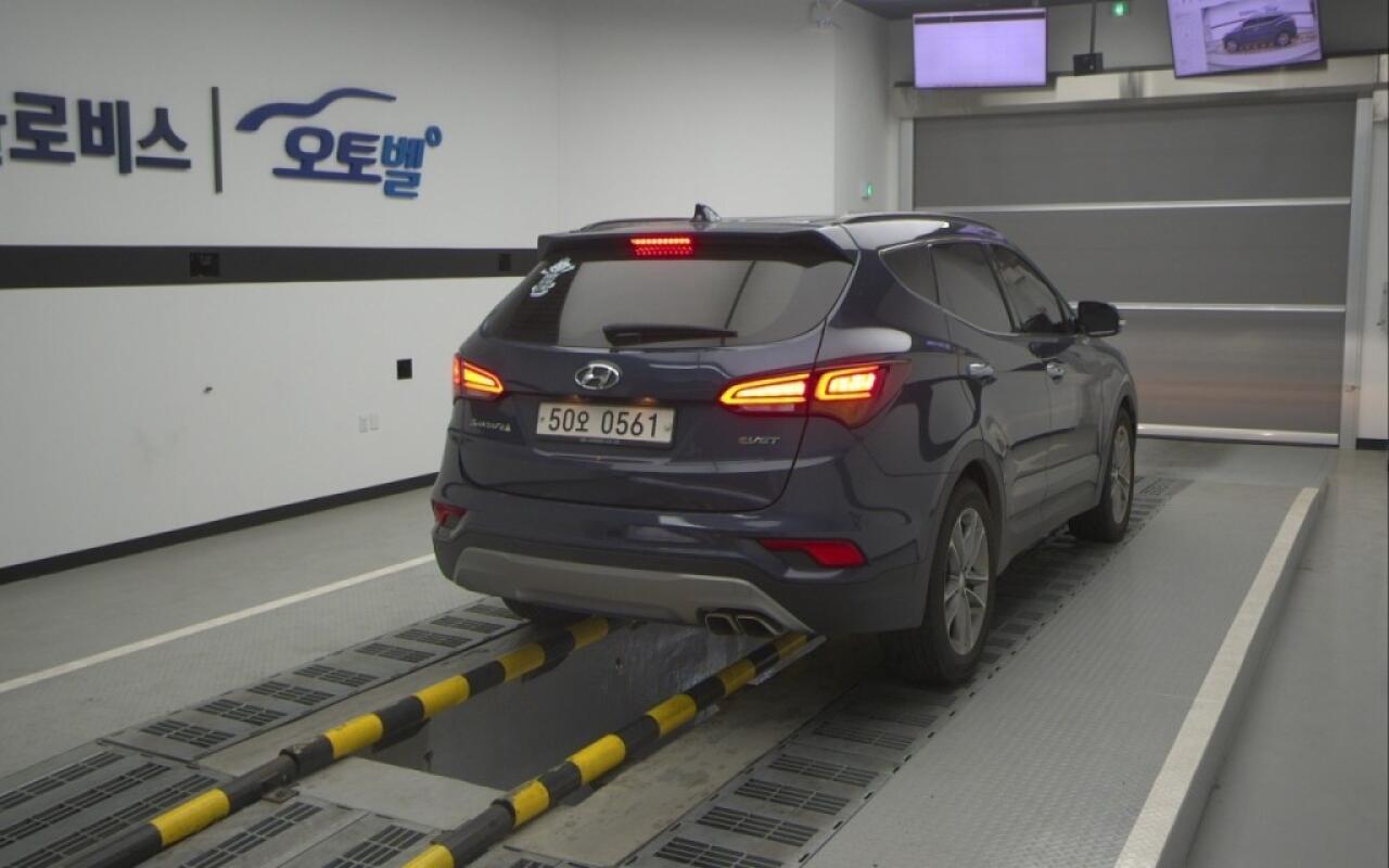 Hyundai SantaFe (2016)