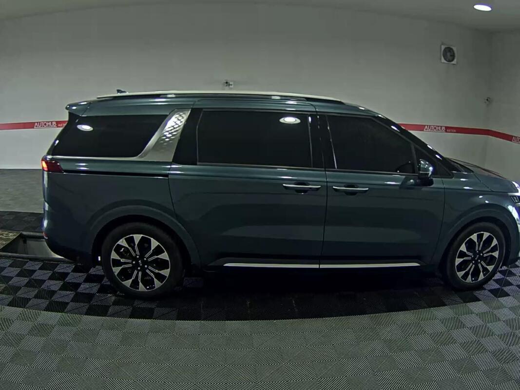 Kia Carnival (2021)