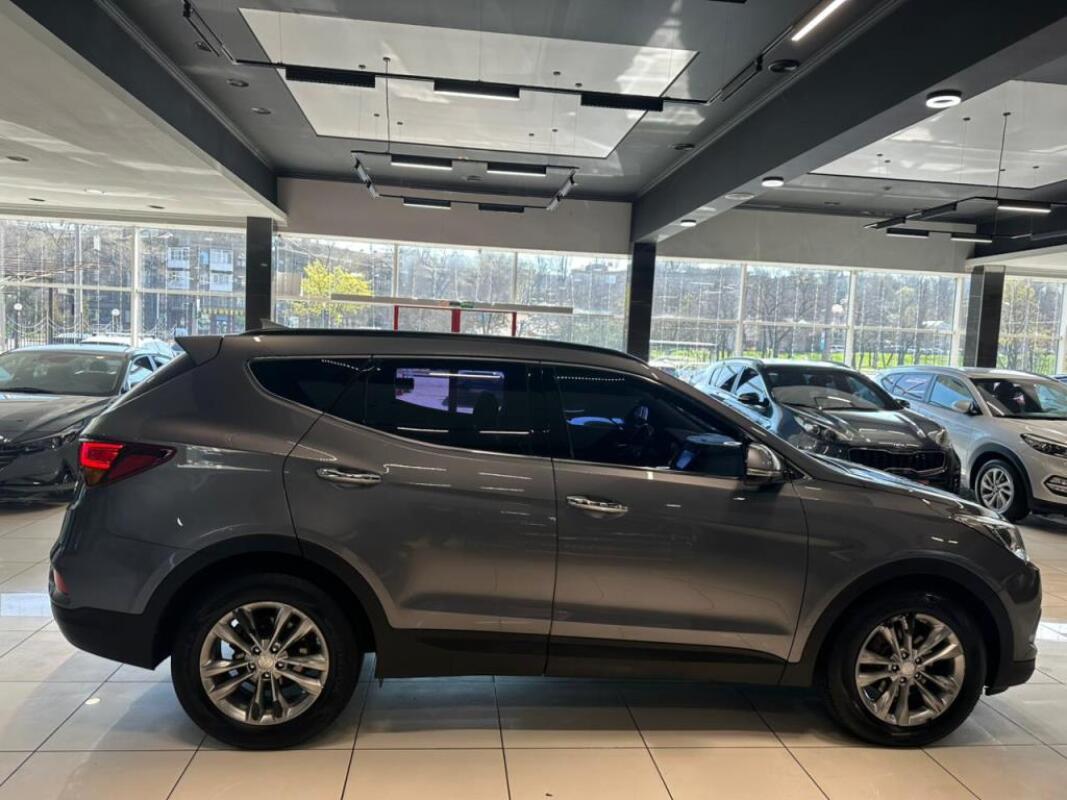 Hyundai SantaFe (2016)