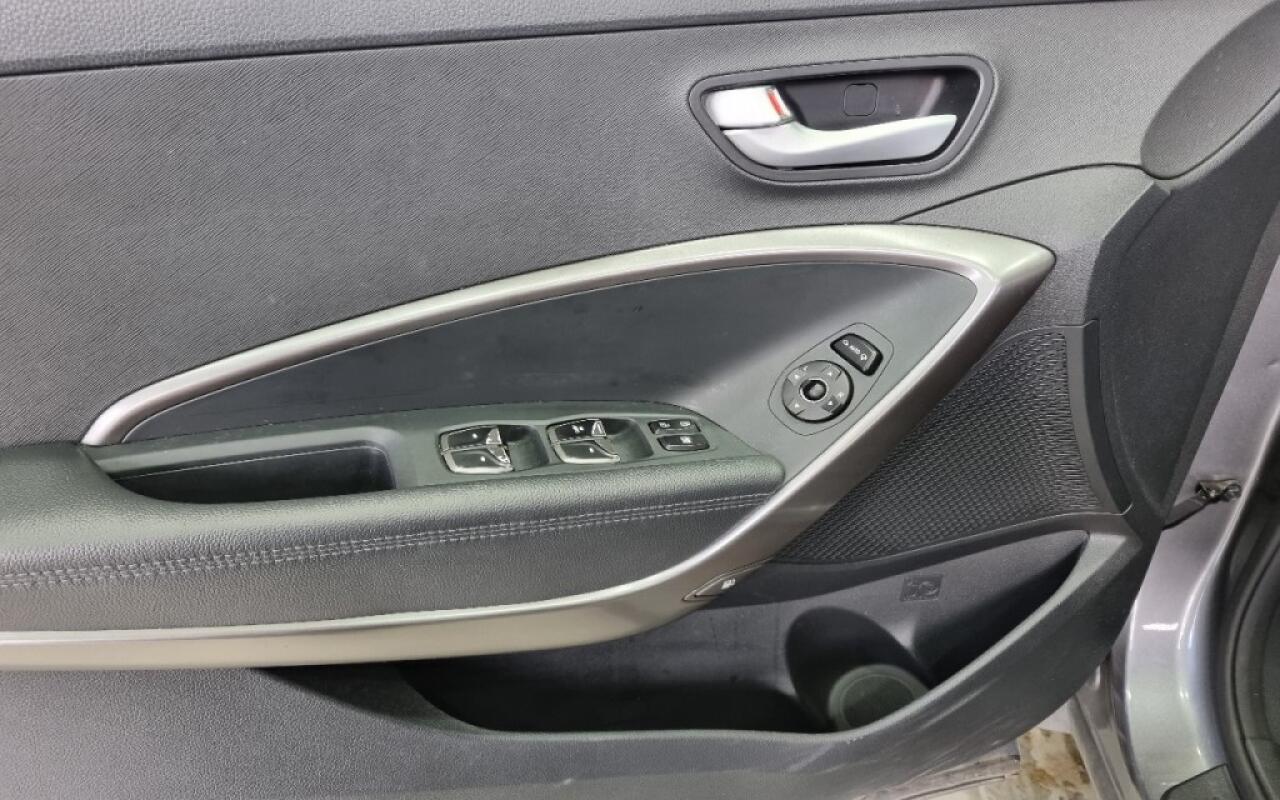 Hyundai SantaFe (2016)