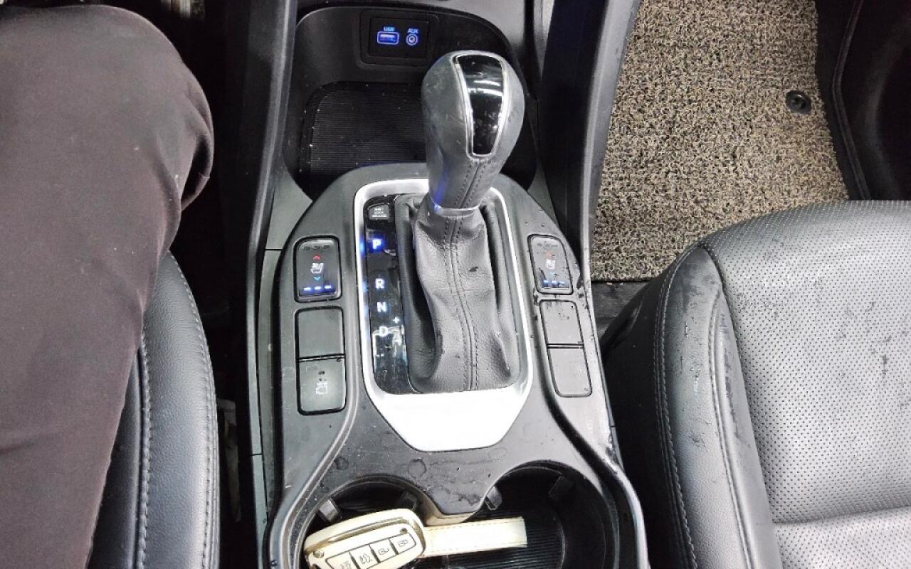 Hyundai SantaFe (2016)