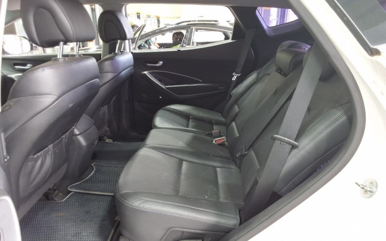 Hyundai SantaFe (2015) Hyundai SantaFe (2015)