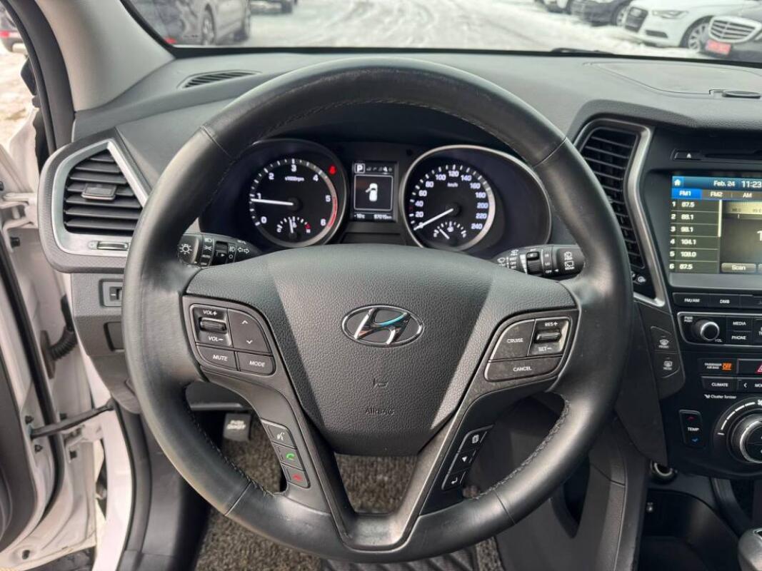 Hyundai SantaFe (2016)