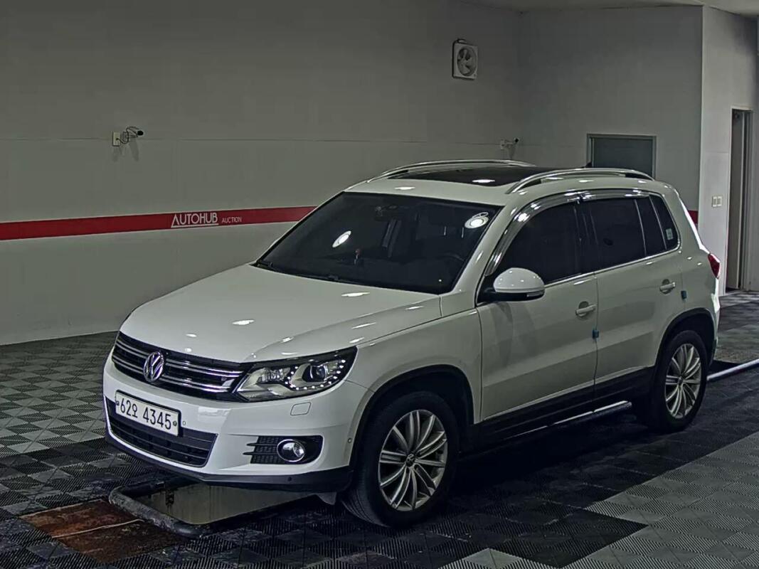 Volkswagen Tiguan (2015)