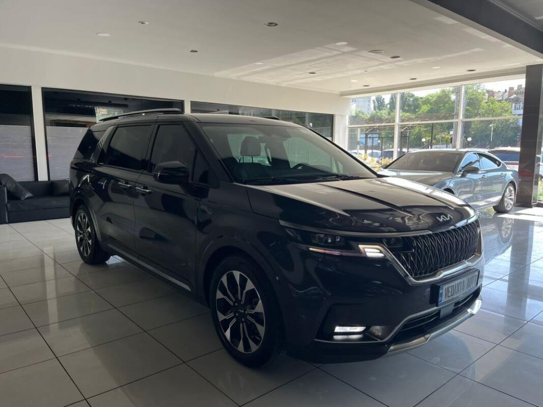 Kia Carnival (2023)