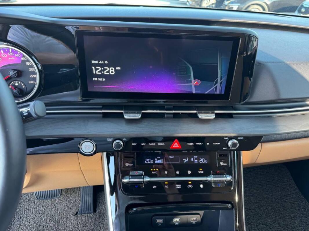 Kia Carnival (2022)