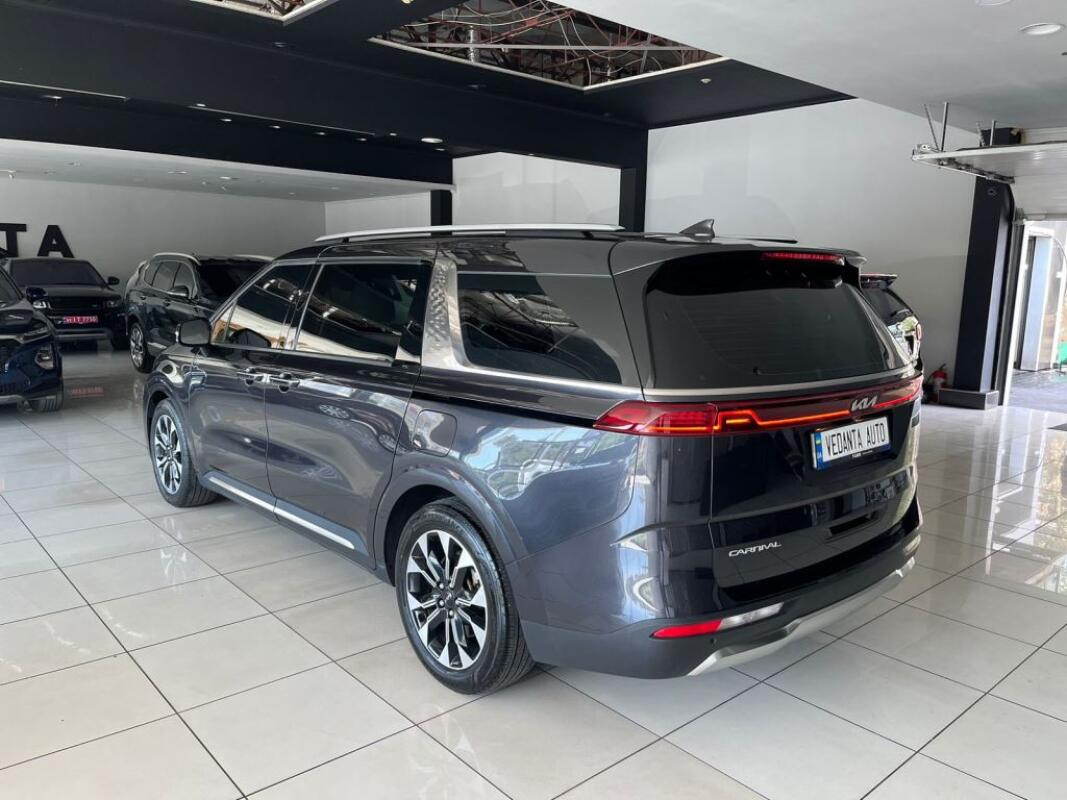 Kia Carnival (2023)