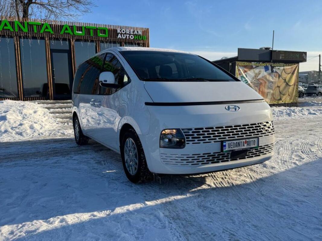 Hyundai Staria (2024)