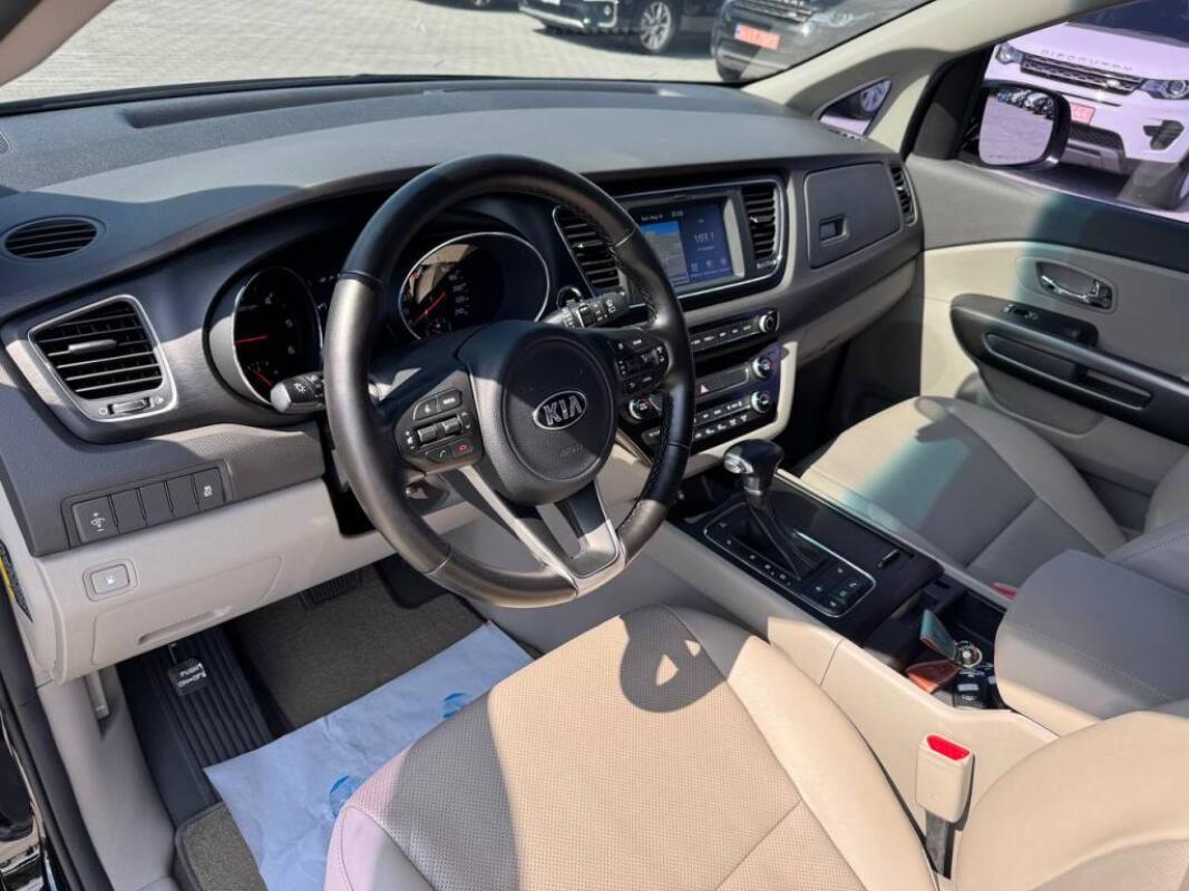Kia Carnival (2017)