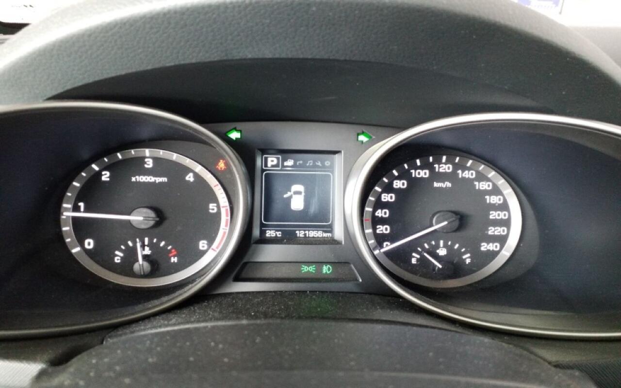 Hyundai SantaFe (2016)