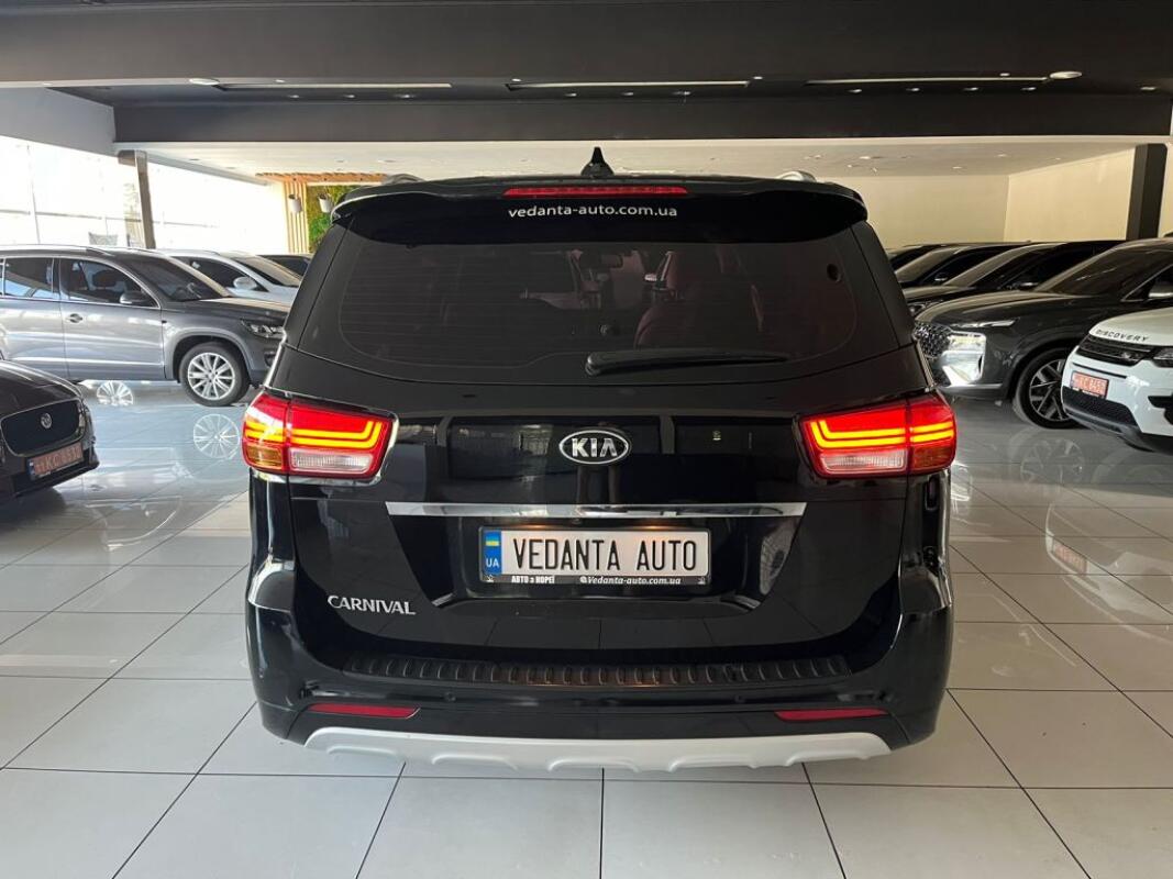 Kia Carnival (2017)