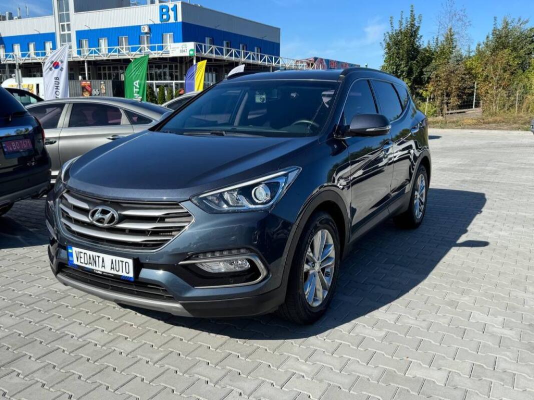 Hyundai SantaFe (2017) Hyundai SantaFe (2017)