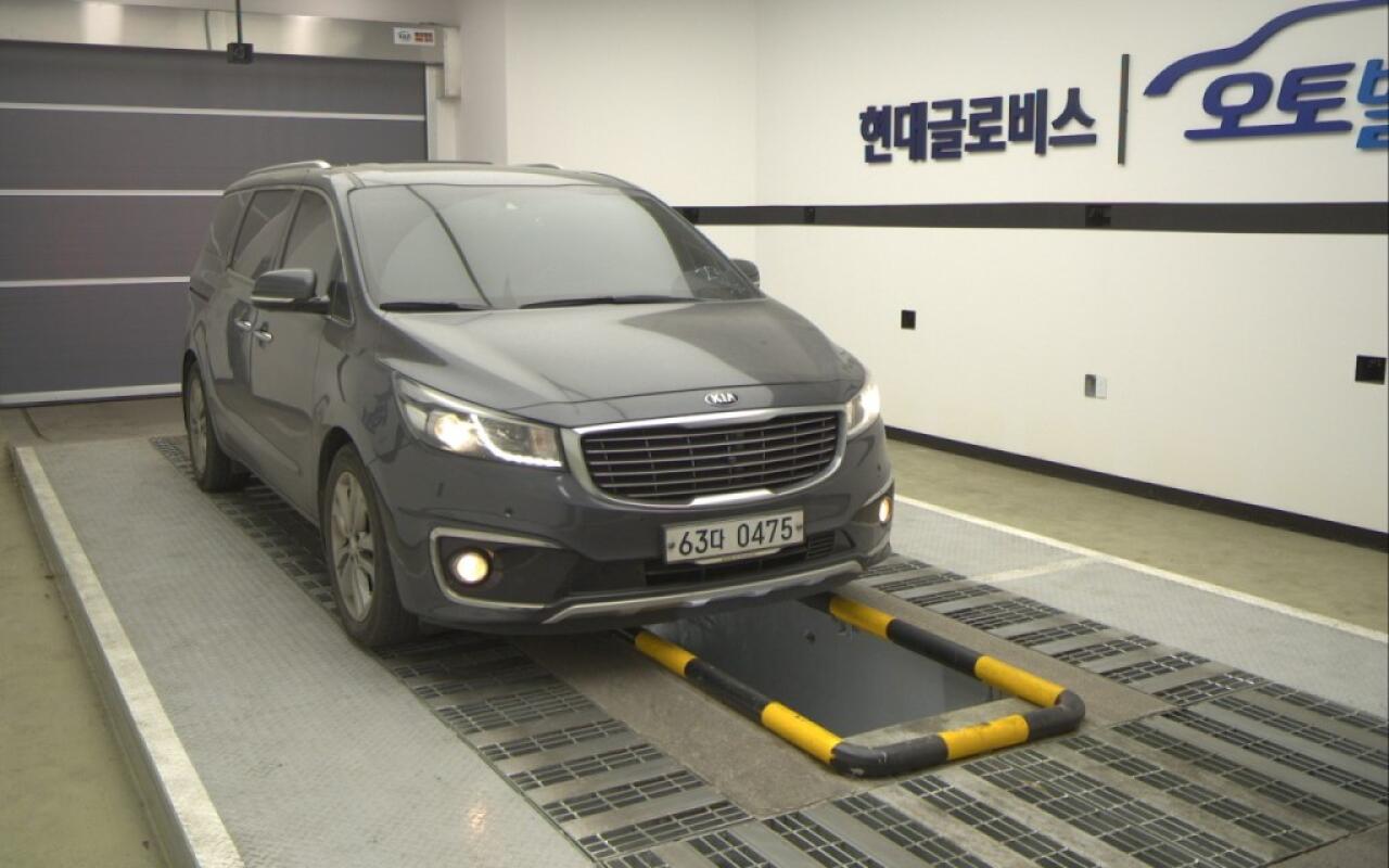 Kia Carnival (2016)