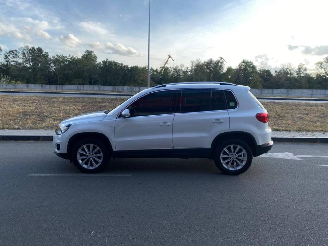 Volkswagen Tiguan (2015)