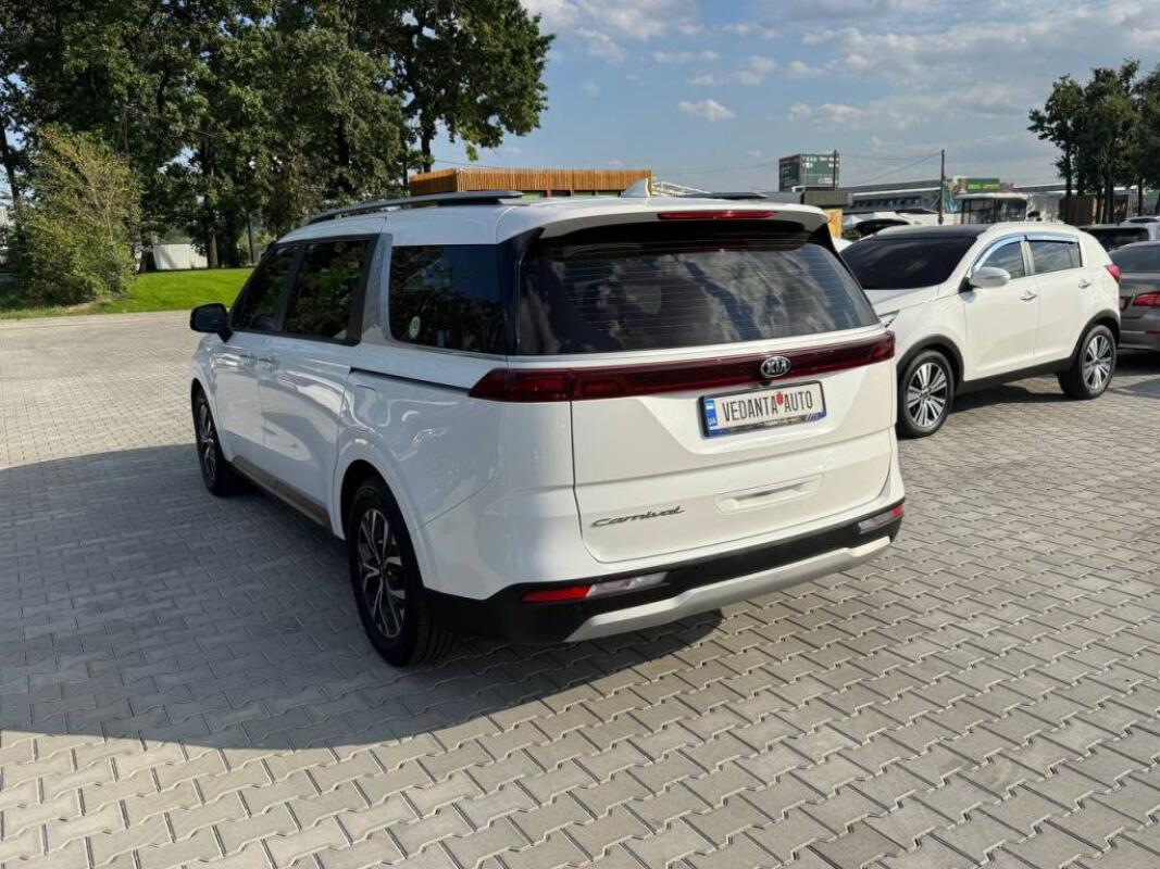 Kia Carnival (2021)