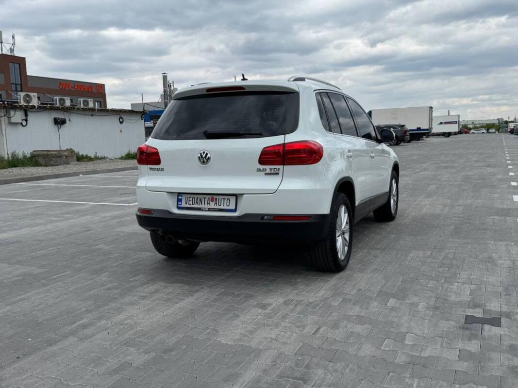 Volkswagen Tiguan (2015)