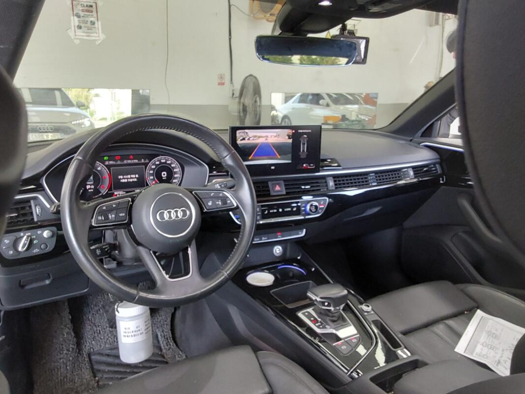Audi	A4 (2020)