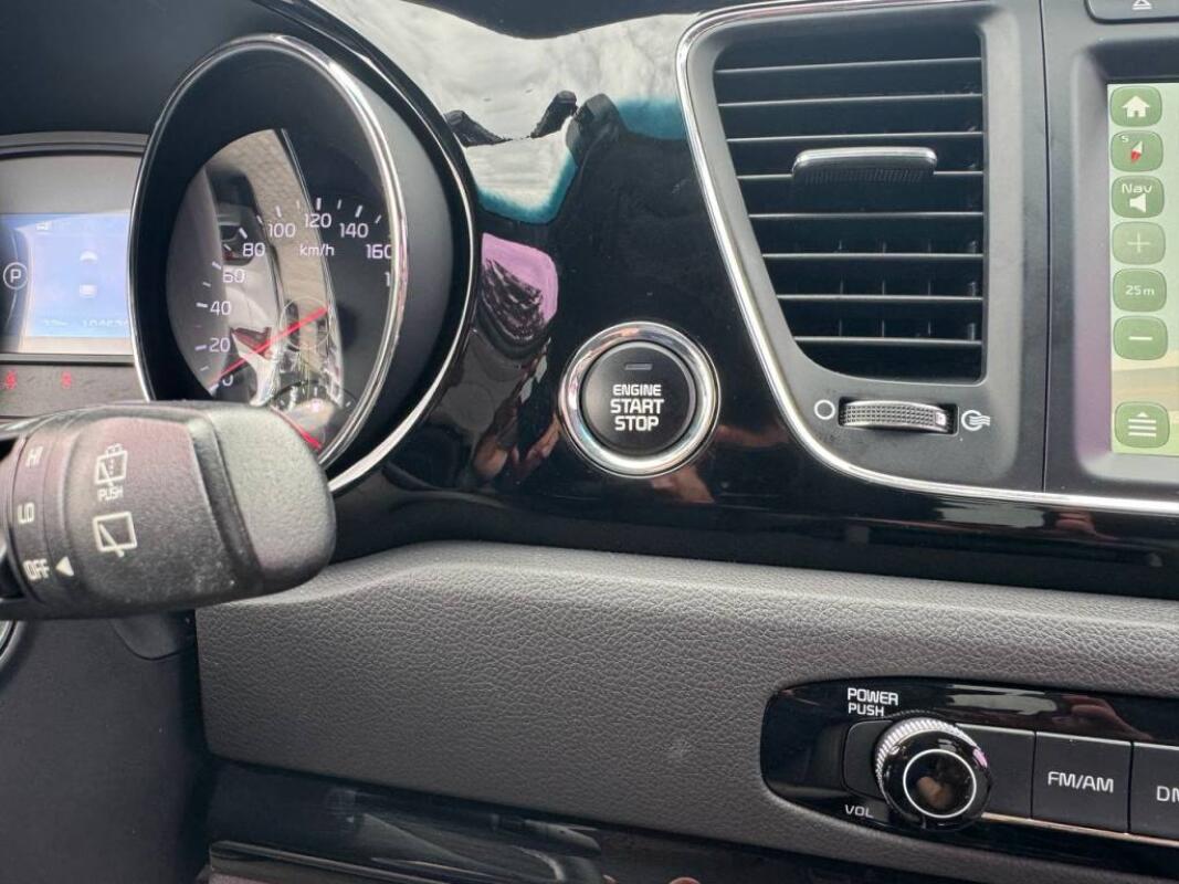 Kia Carnival (2016)