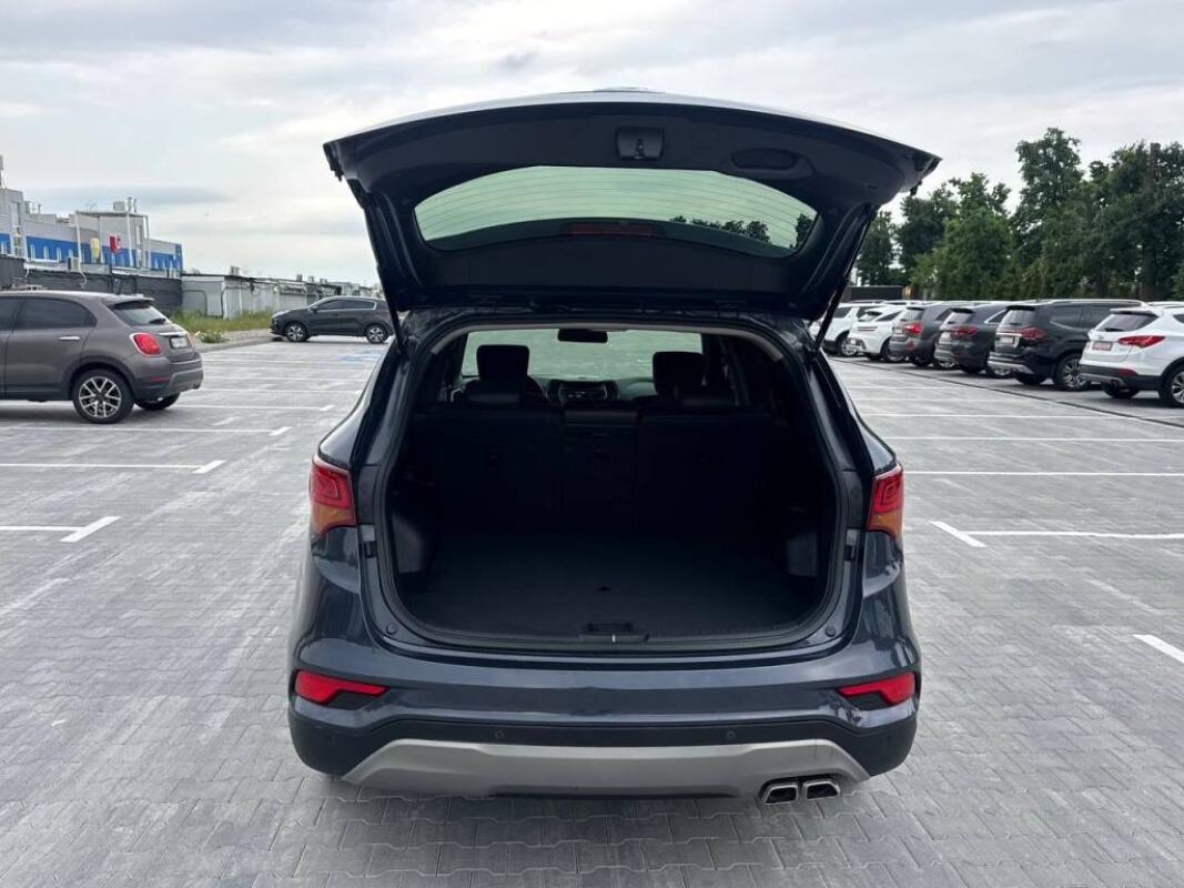 Hyundai SantaFe (2016)
