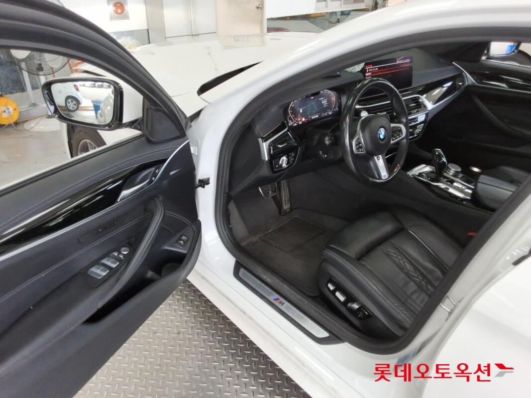 BMW 523d (2021)
