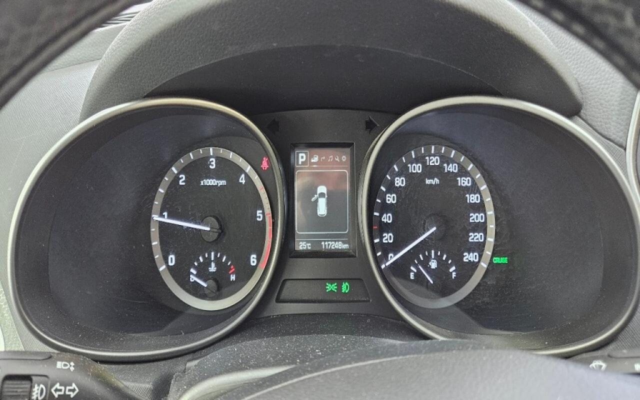 Hyundai SantaFe (2015) Hyundai SantaFe (2015)