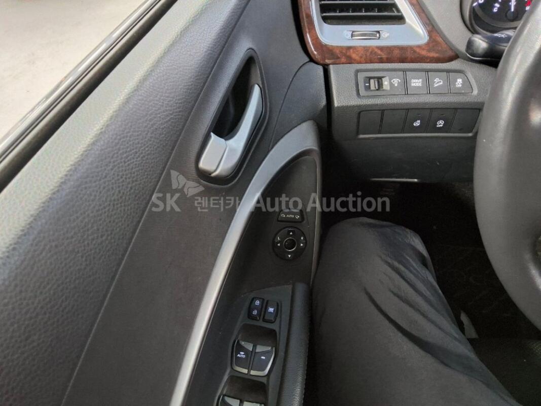 Hyundai SantaFe (2016)